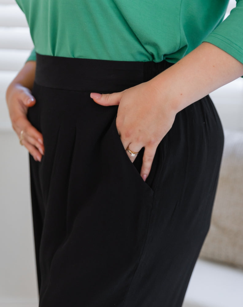 Bonnie_Pants_Black_Pockets