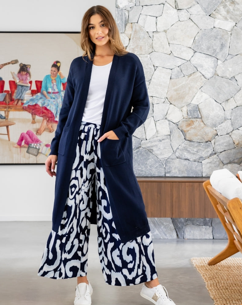 Calie_Cardi_Navy_Autumn_Styling