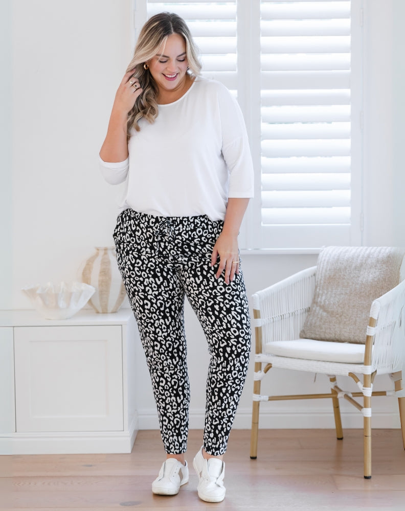 Essential-Pants-Black-White-Cheetah