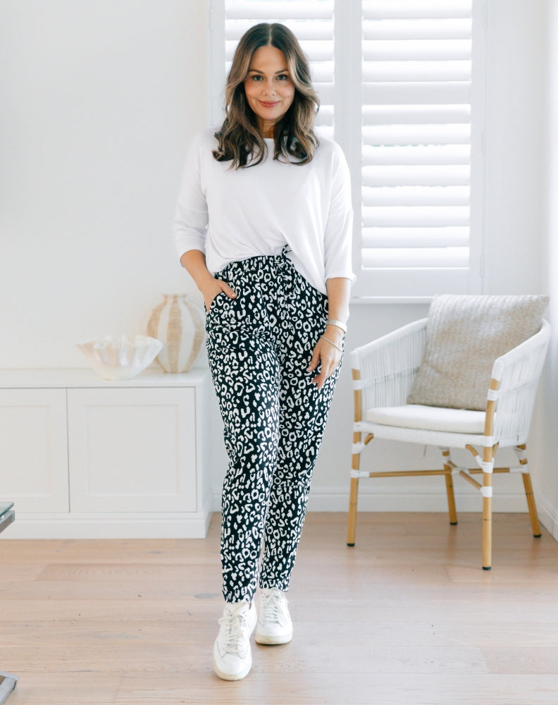 Essential-Pants-Black-White