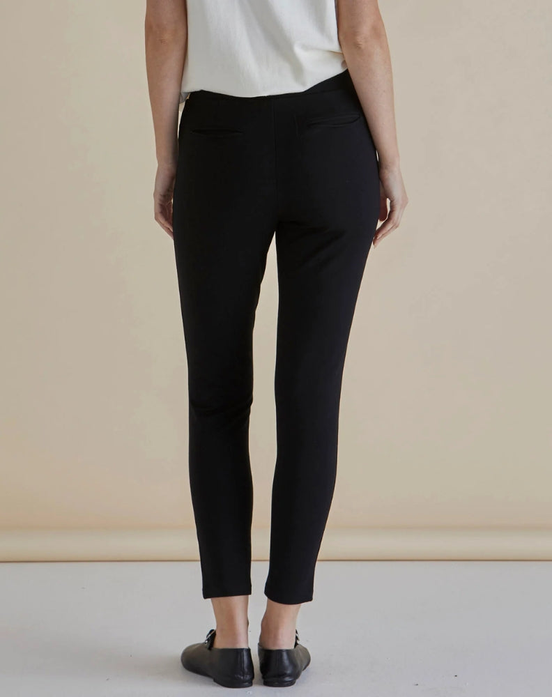 Betty-Basic-Gwen-Ponte-Leggings-Black-Back