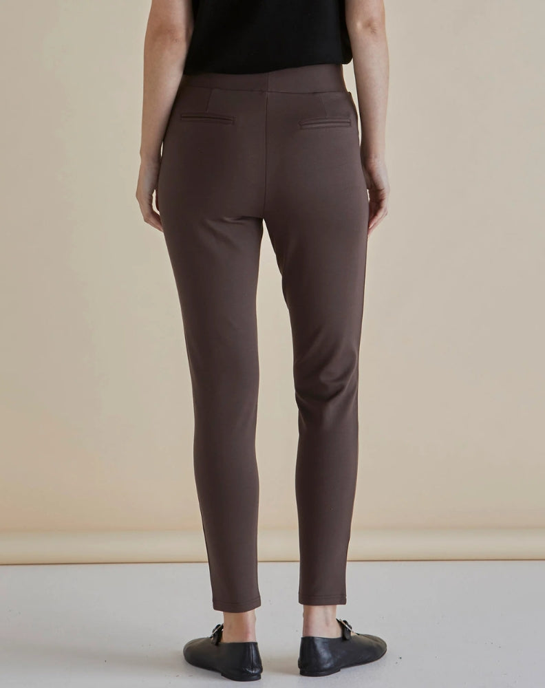 Betty_Basic_Gwen_Ponte_Leggings_Brown_Back