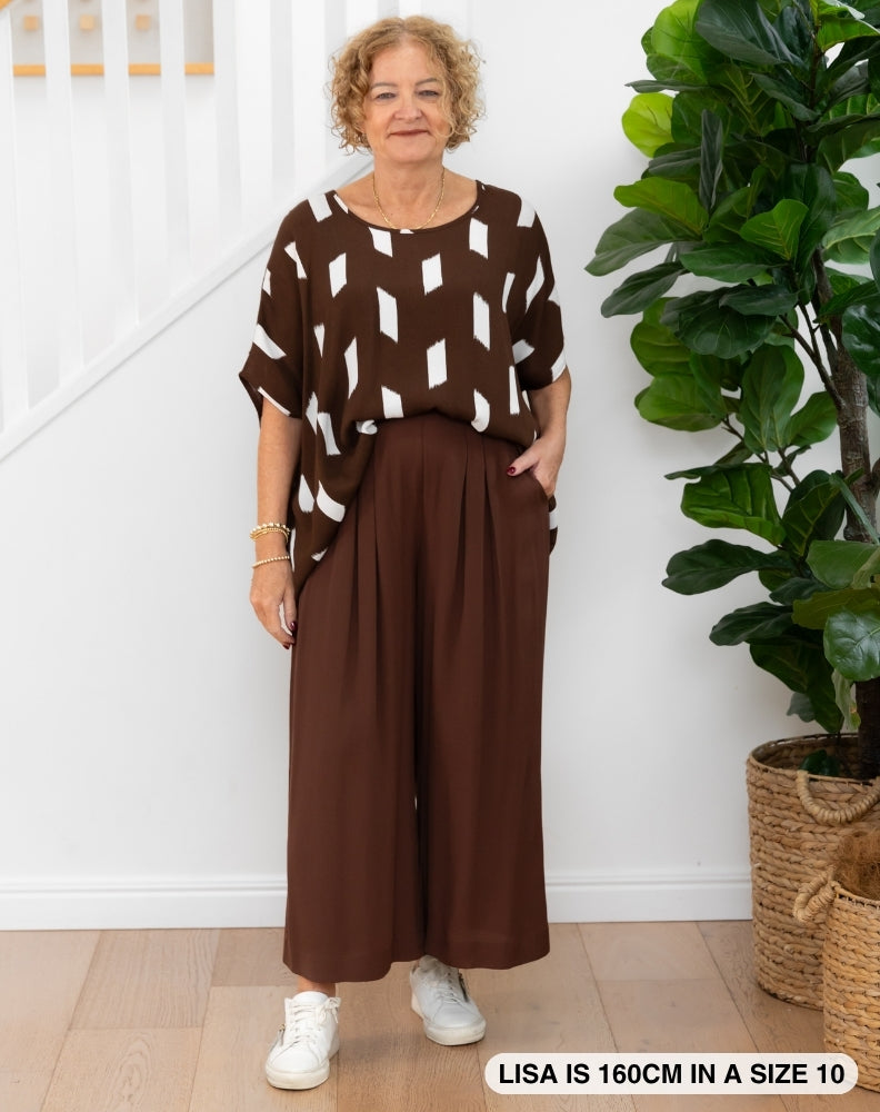Bonnie Crop Pants - Chocolate – Freez Clothing