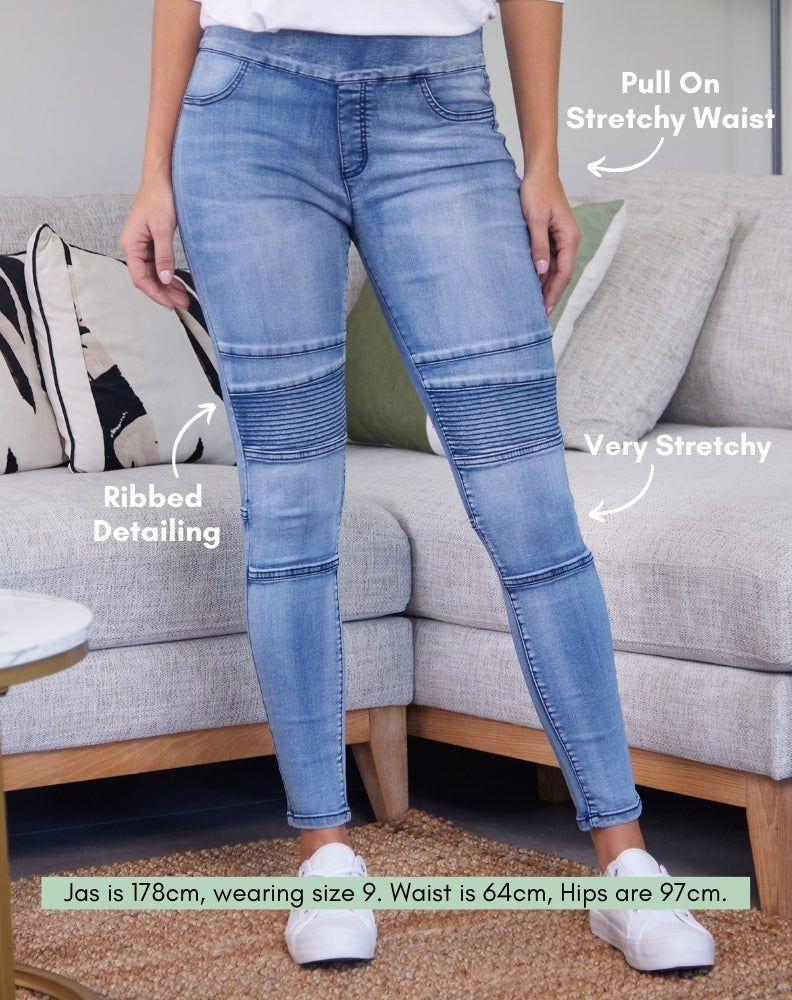 Skinny jeans distressed fashion